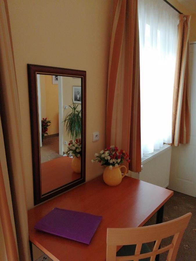 Apartmany Cesky Dvur Mariánské Lázně Exteriör bild