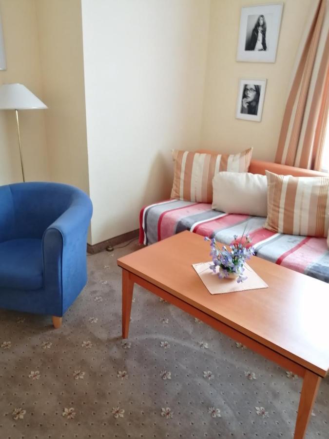 Apartmany Cesky Dvur Mariánské Lázně Exteriör bild